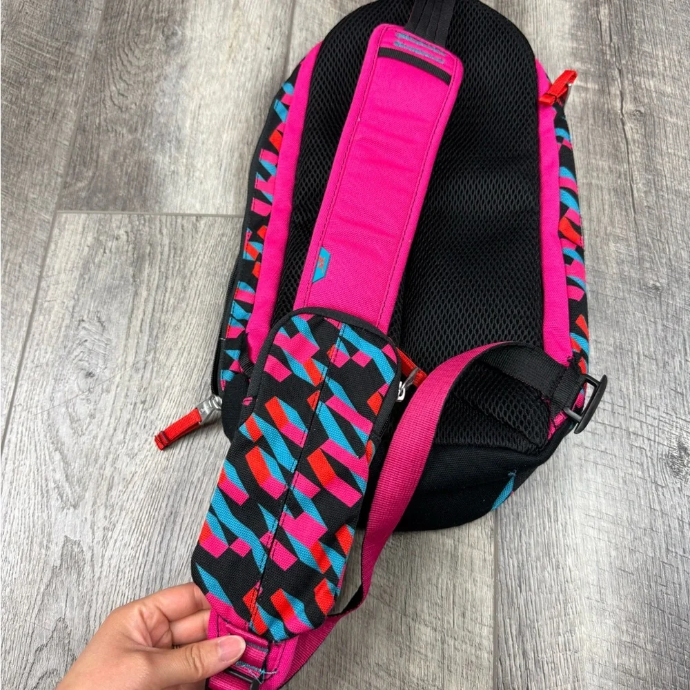 Chaco‎ Raglands Pink/Black Print Sling Bag